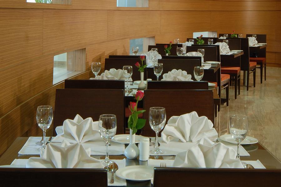 Hotel Sewa Grand Фаридабад Екстериор снимка